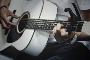Acessórios para violão: conheça os principais